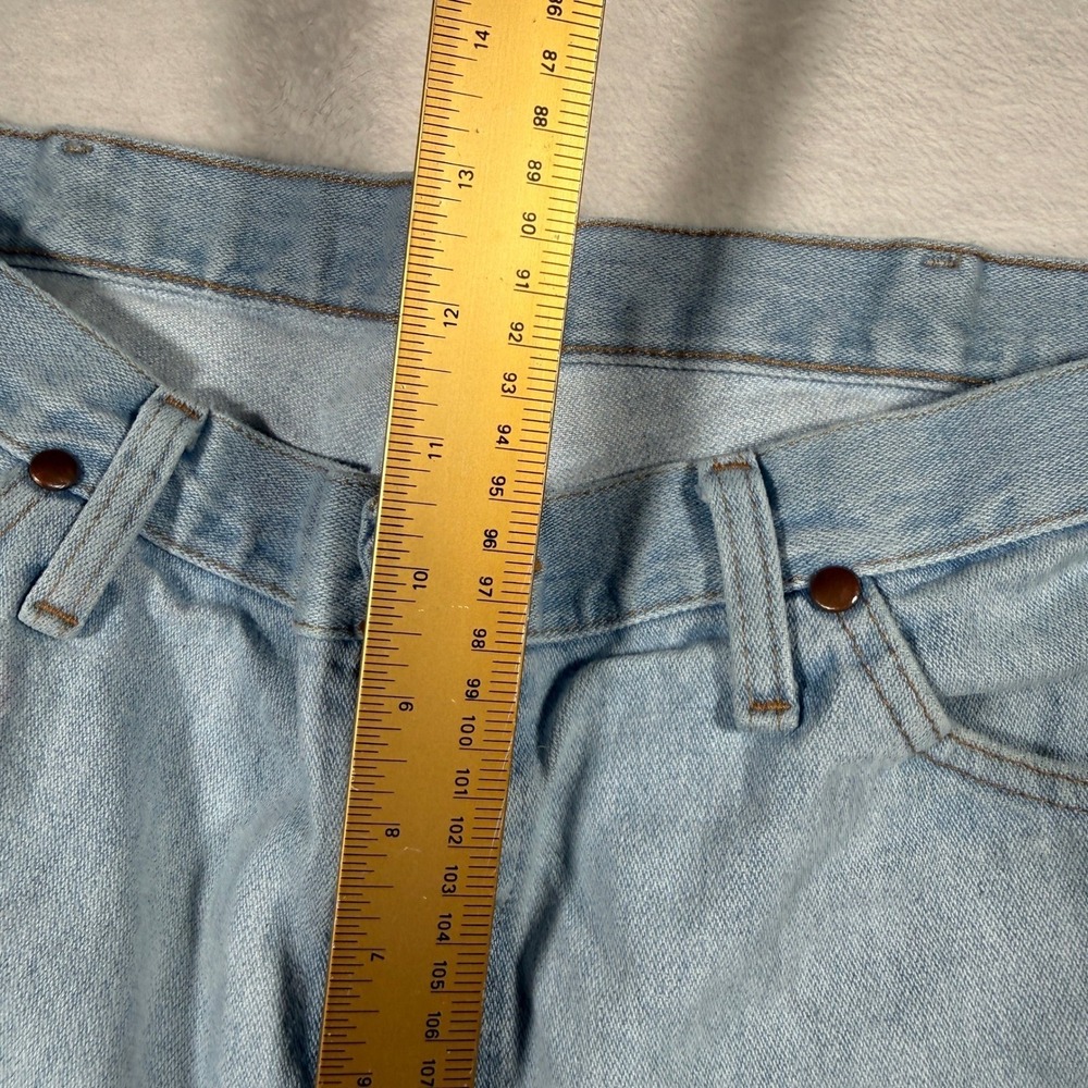 Wrangler Men Jeans Light Wash Straight Leg Denim Pants Size 36x30 Blue - Picture 9 of 13